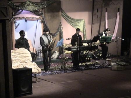 coucou c moi le pianiste avec mon groupe /G..P.S/� une soir�e dans un Hot�l.